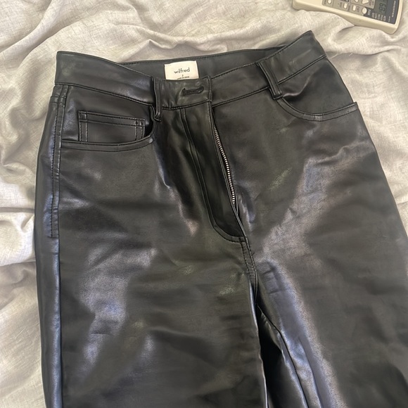 Straight leg vegan leather ARITZIA pants - Picture 4 of 5
